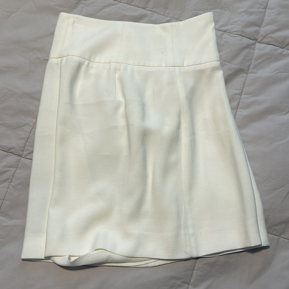 Shorts - Picture 3 of 3